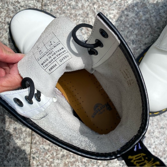 Dr. Martens boots - Picture 4 of 9